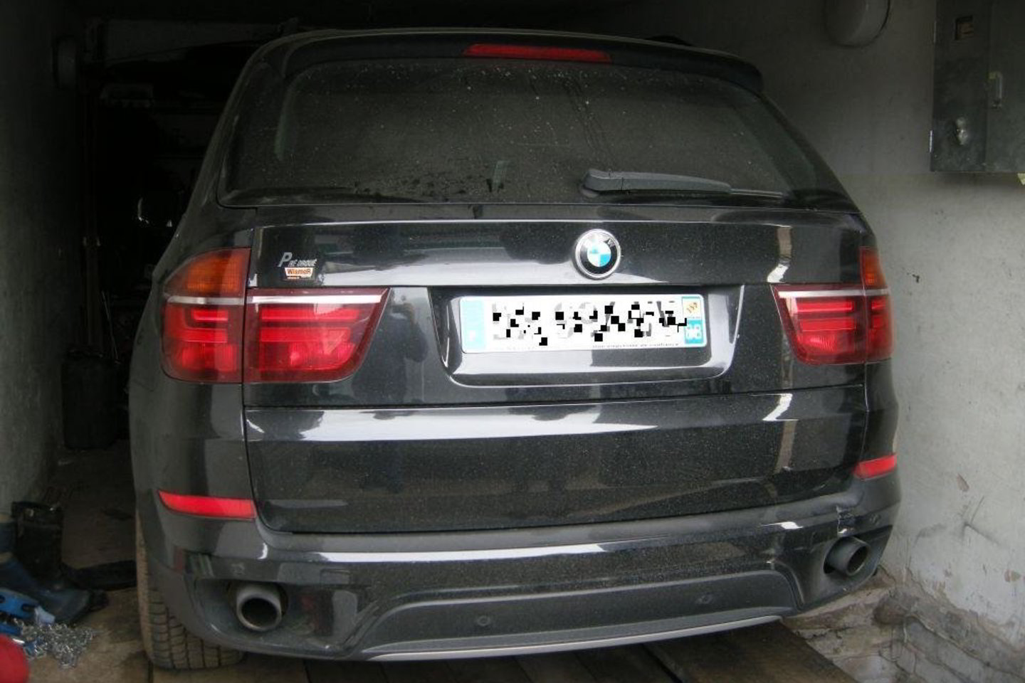 Tauragiškio garaže rastas automobilis BMW pirmadienį buvo pavogtas Prancūzijoje.