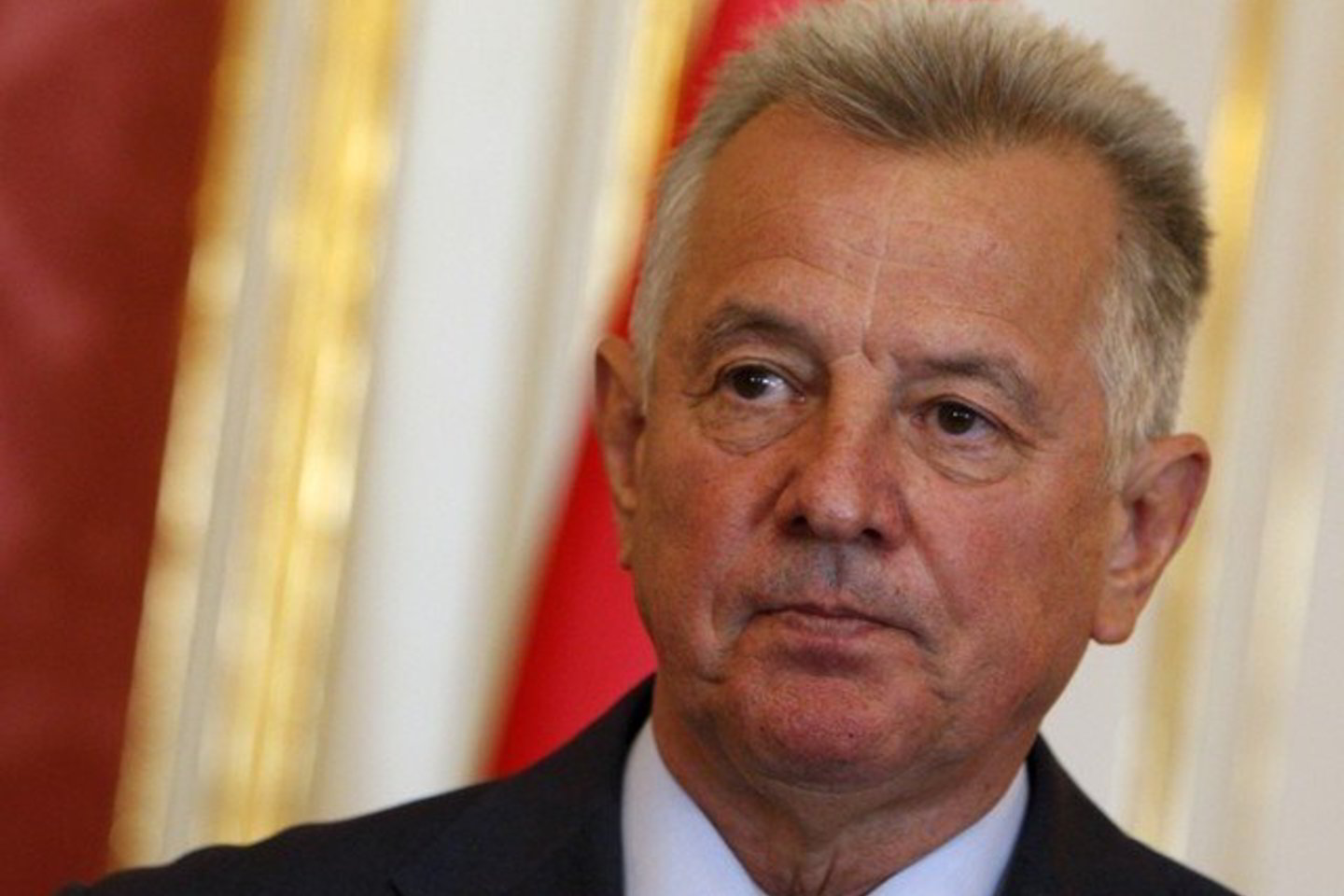 Visos opozicinės parlamento partijos reikalauja, kad plagiatu kaltinamas P. Schmittas atsistatydintų.