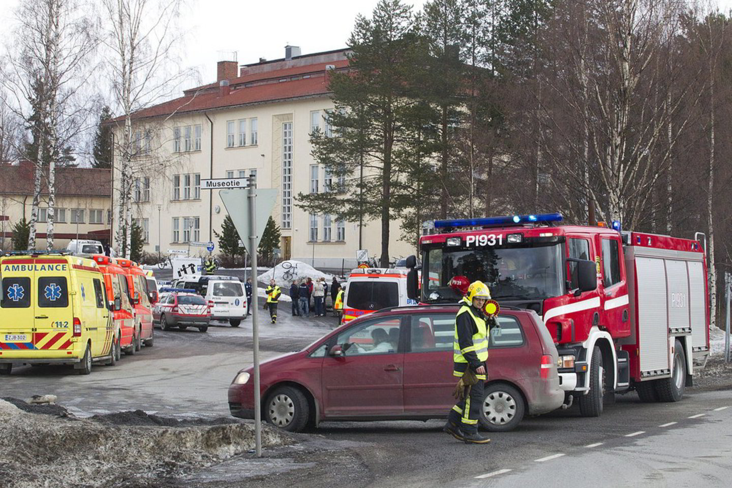 Suomijos pietinio miesto Orivesio mokykloje šaudęs vaikinas greičiausiai norėjo susitikti su savo mergina.
