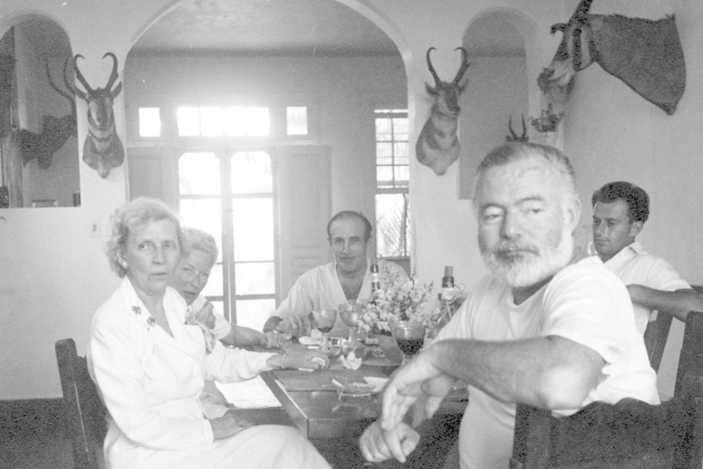 „Yra tekę nušauti žmogų, bet niekada nieko, ką pažinojau ir mylėjau vienuolika metų“, - viename laiške rašė E. Hemingway'us.
