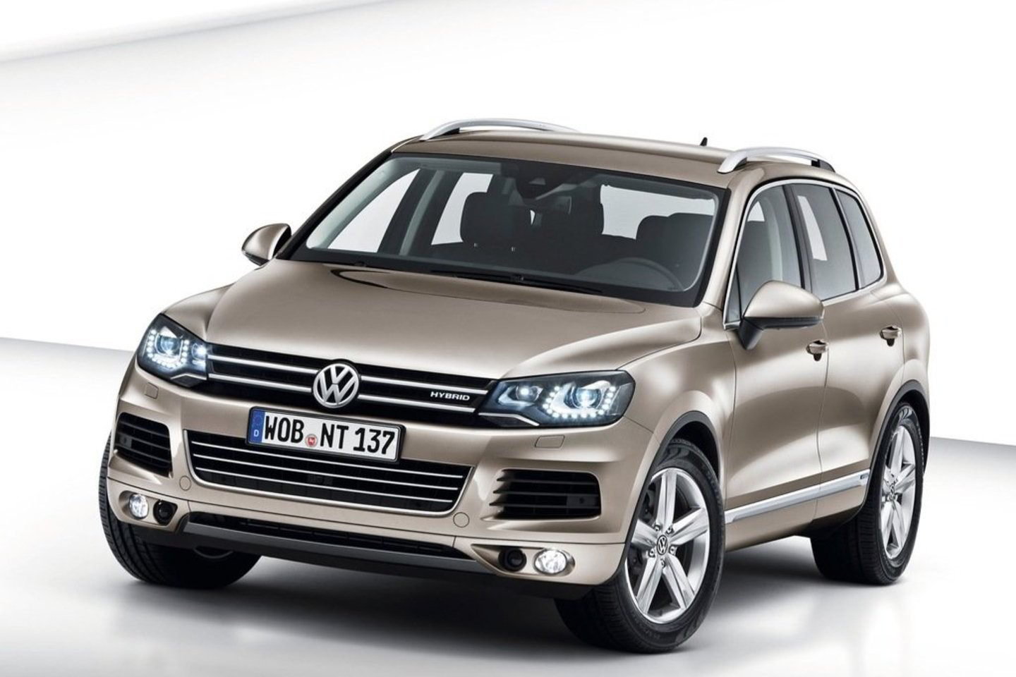 Nors „Volkswagen Touareg Hybrid“ pirmą kartą pristatytas prieš dvejus metus, ši hibridinė koncepcija nuolat tobulinama.