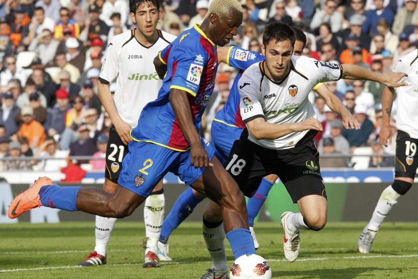 Valensijos miesto komandų akistatoje tarp „Valencia” ir „Levante” ekipų rungtynės baigėsi lygiosiomis 1:1.