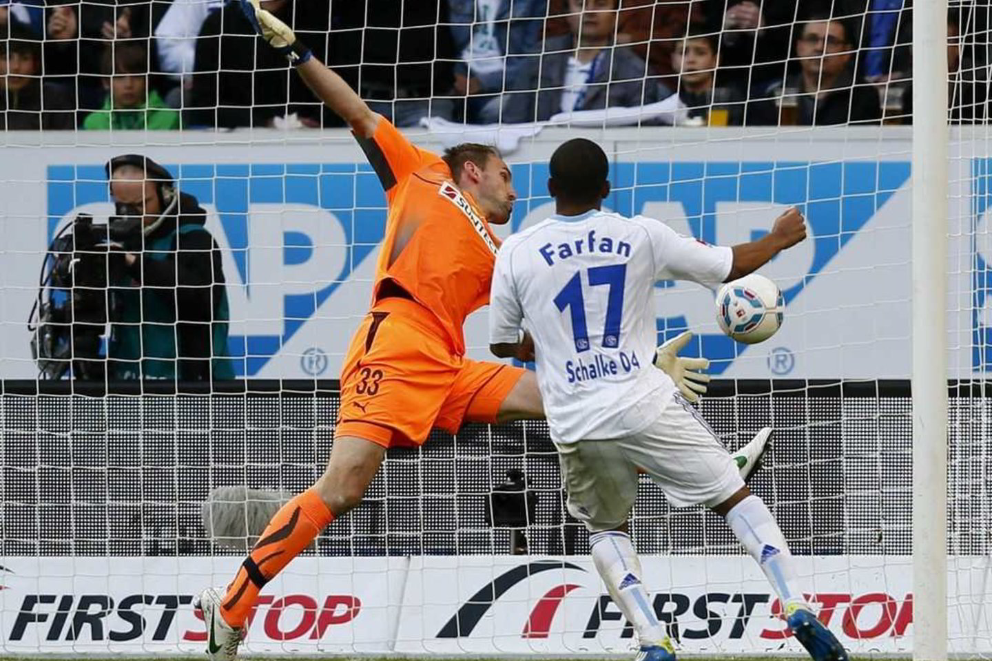 Tuo tarpu trečioje vietoje stovinti Gelzenkircheno „Schalke“ svečiuose išsiskyrė taikiai 1:1 su „Hoffenheim“ vienuolike.
