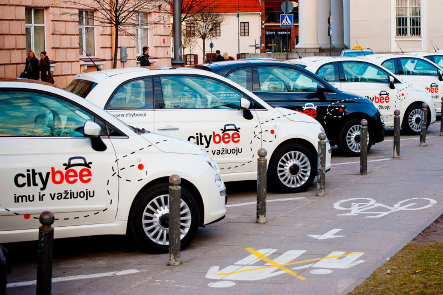 Dalinimosi automobiliu paslauga „CityBee“ suteiks galimybę 24 valandas per parą naudotis strateginėse miesto vietose stovinčiais automobiliais, prieš tai juos rezervavus internetu.