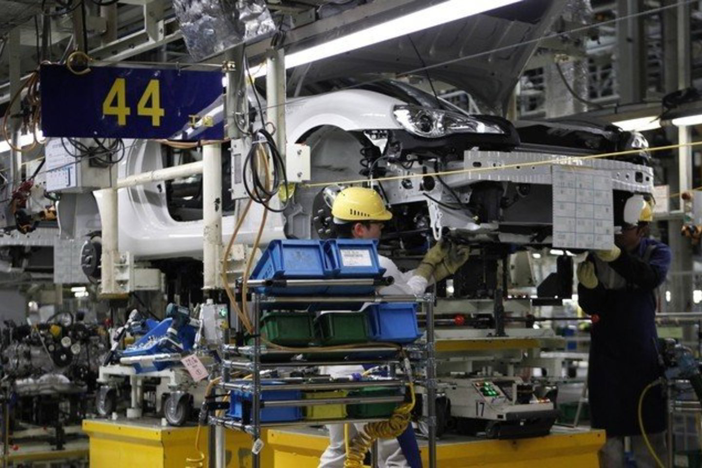 Daug žmonių dirbo suomiškose automobilių ir metalo pramonės įmonėse.