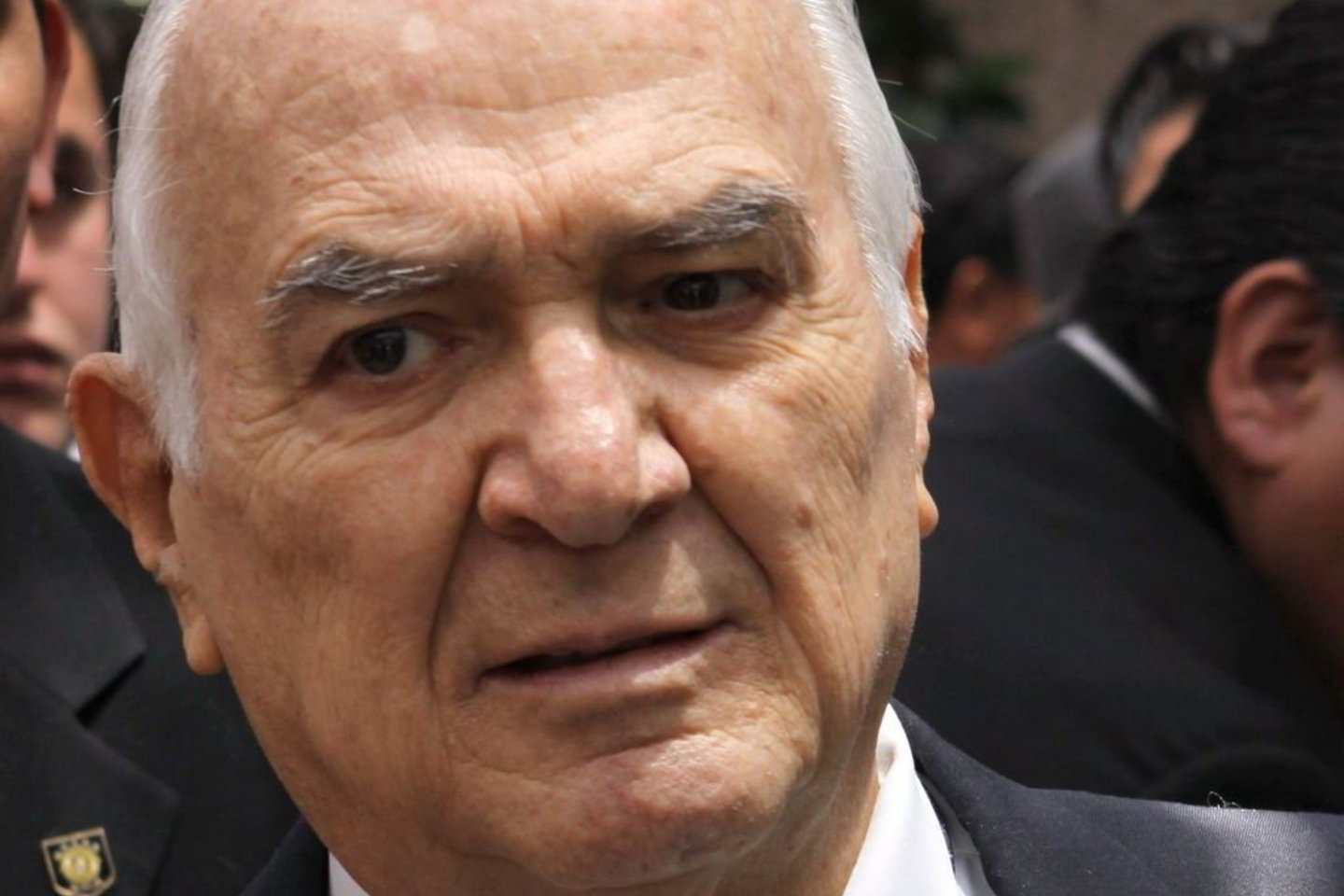 M. de la Madridas iš dešimtmečius valdžioje buvusios Institucinės revoliucinės partijos (PRI) vadovavo šaliai 1982-1988 metais.