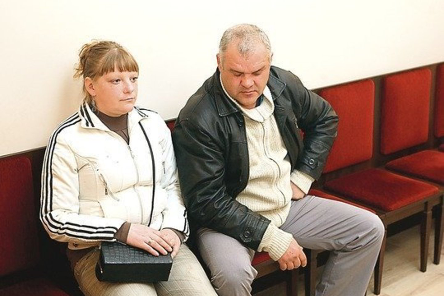 D. Peciun su nukentėjusia nepilnamete negalės bendrauti 3 mėnesius, o M. Lipskio kaltės teismas neįžvelgė.