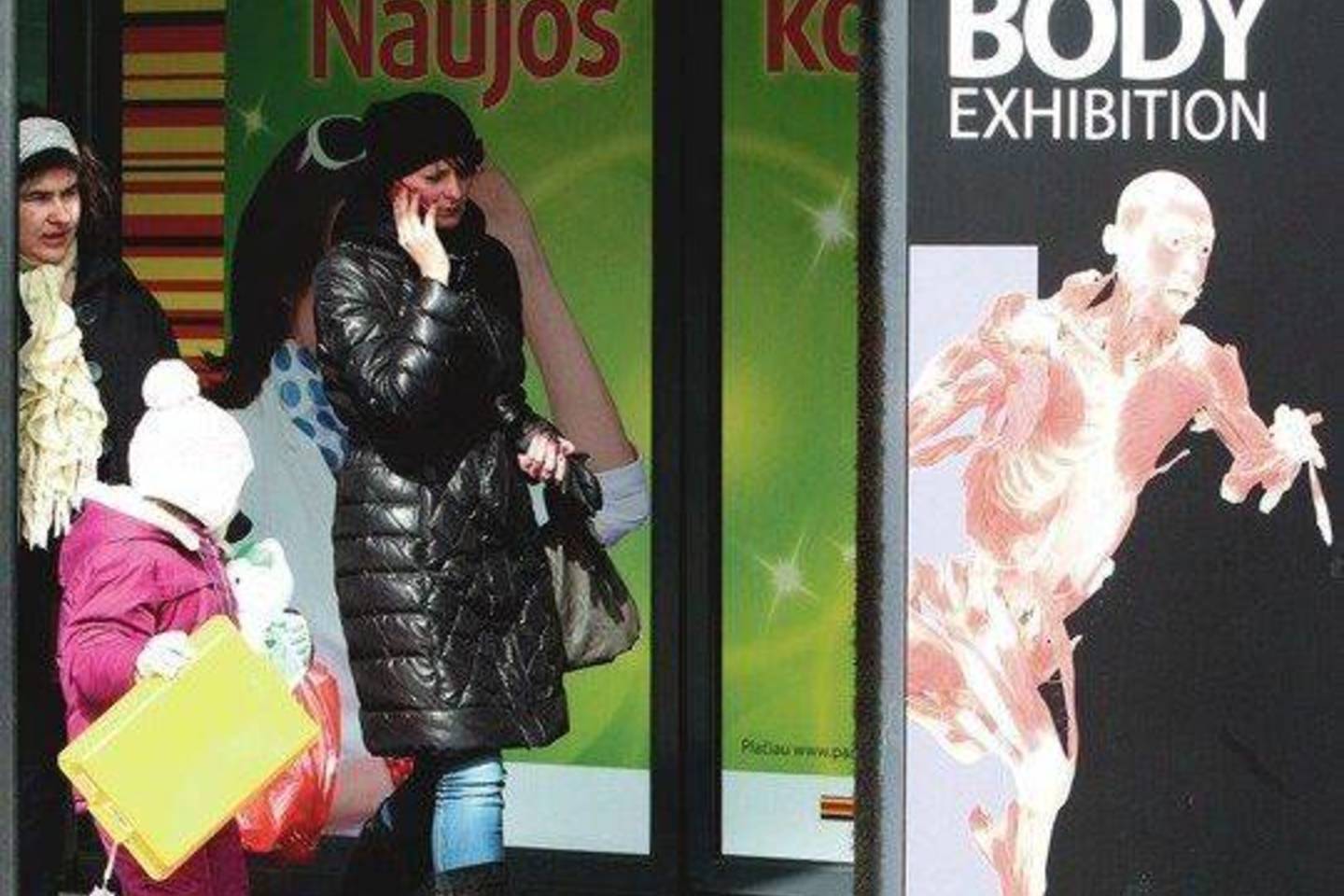 S. Kaušinio įsitikinimu, milžiniškos spalvotos numirėlių nuotraukos viešosiose vietose žaloja vaikų psichiką.