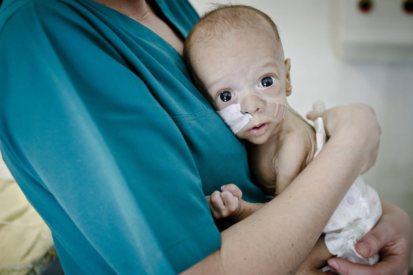 Andrei – nepilnametės rumunų poros sūnus. Gimęs neišnešiotas, būdamas aštuonių mėnesių berniukas sveria vos 2 kilogramus, o jo rankos ir kojos atrodo kaip gumbuoti šakaliukai.