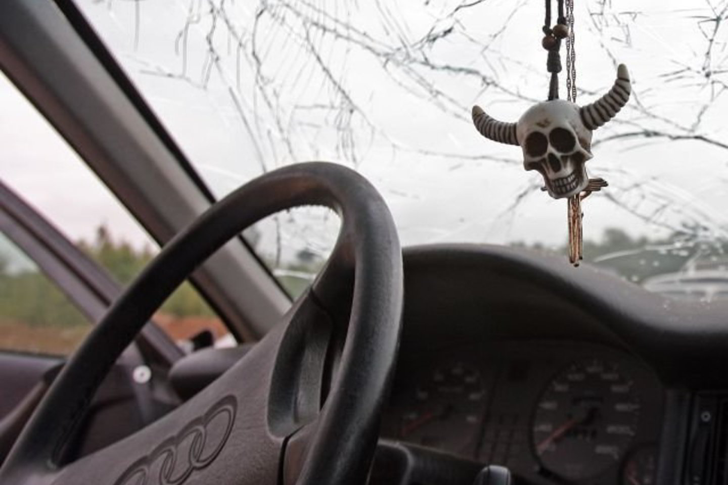 Įstrigusi spidometro rodyklė gali rodyti automobilio greitį avarijos metu, bet gali ir klaidinti.
