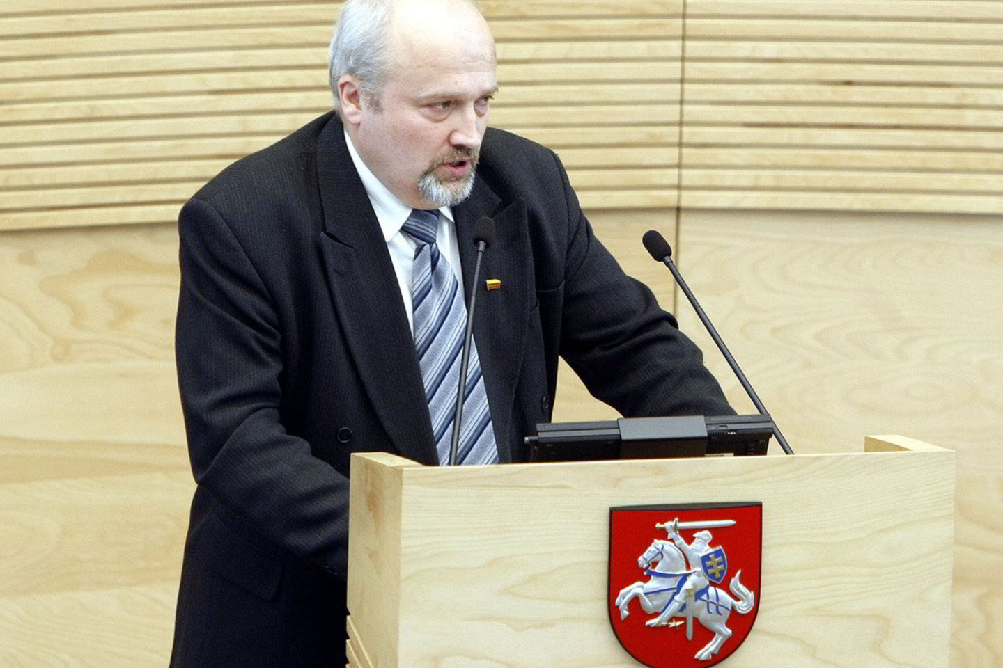 G. Songaila siūlo apriboti galimybę patekti į Seimą vadinamosios „Lenkų kortos“ turėtojams.