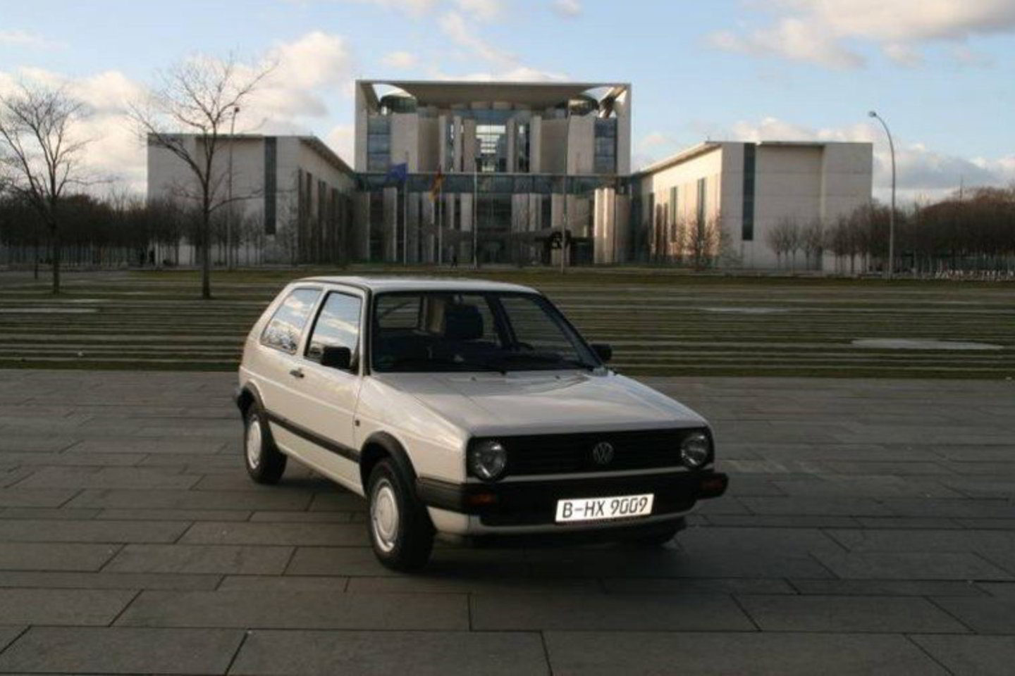 Ebay aukcione A. Merkel priklausęs senas „Volkswagen Golf“ parduodamas už 10 tūkst. eurų.