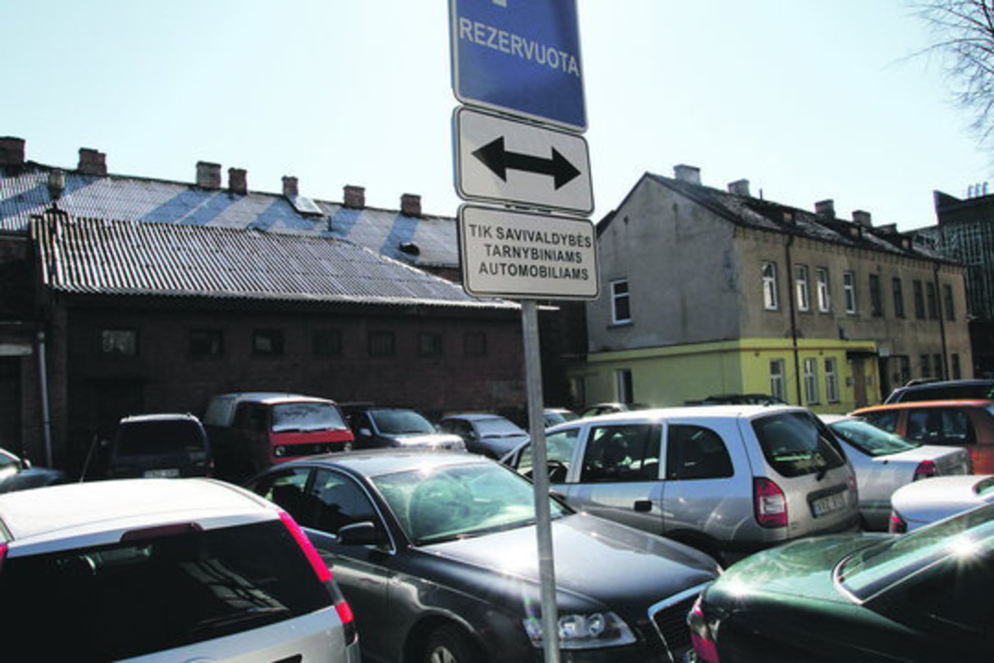 Už 8 automobilių nuomą savivaldybė per mėnesį pakloja 16 tūkst. litų.