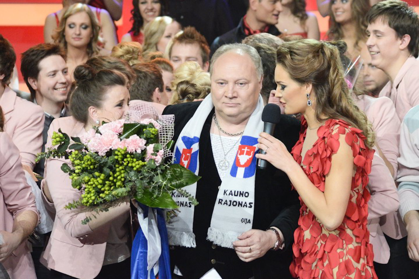 Apdovanojimų akimirka.