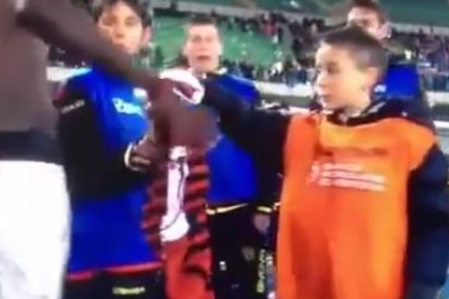 Berniukas atsisakė S. Muntari marškinėlių.