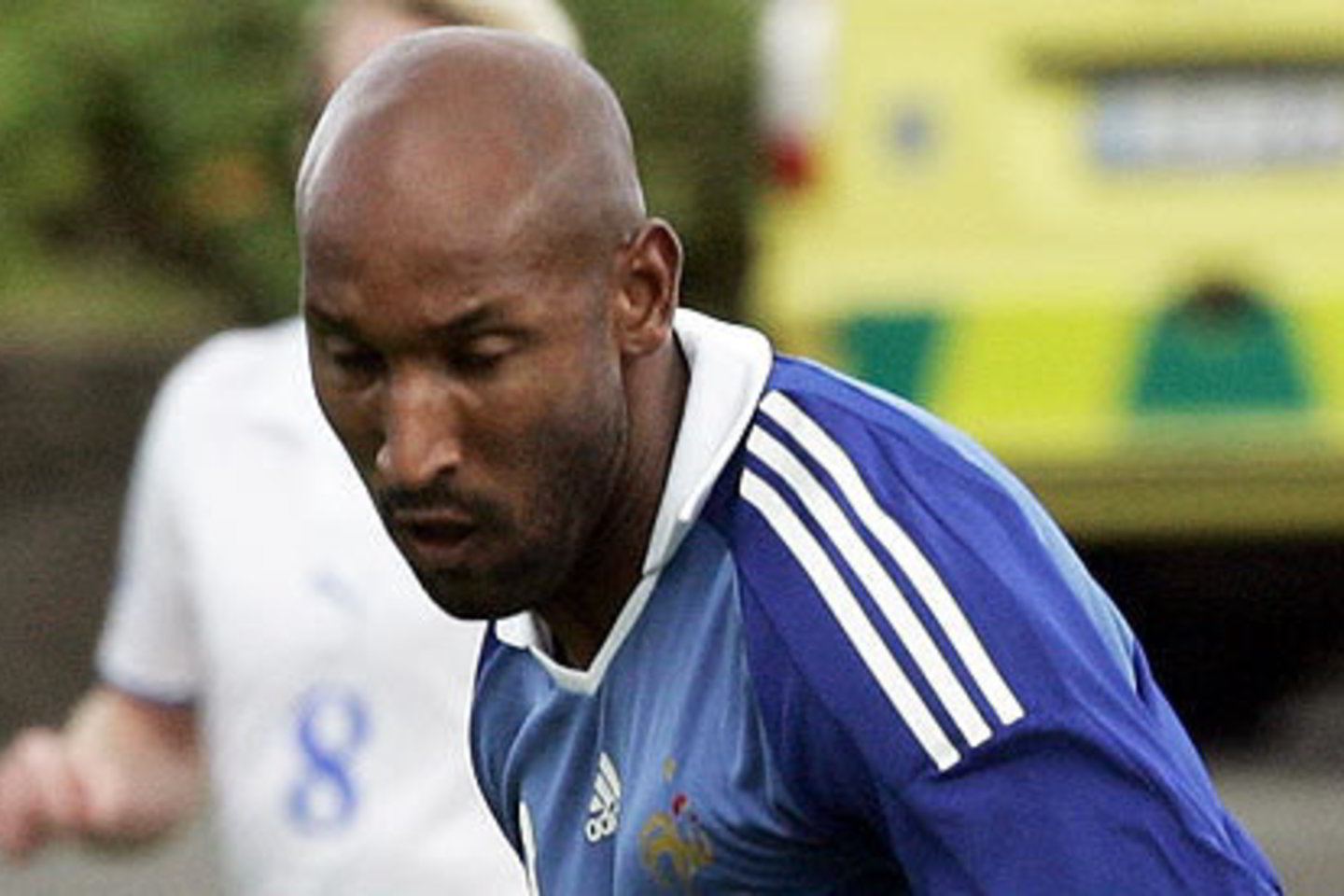 N. Anelka dabar ne tik žais, bet ir padės treniruoti "Shenhua" komandą.