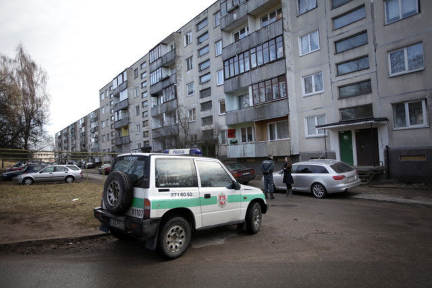 Pareigūnai bėglį sulaikė daugiabučių kieme.