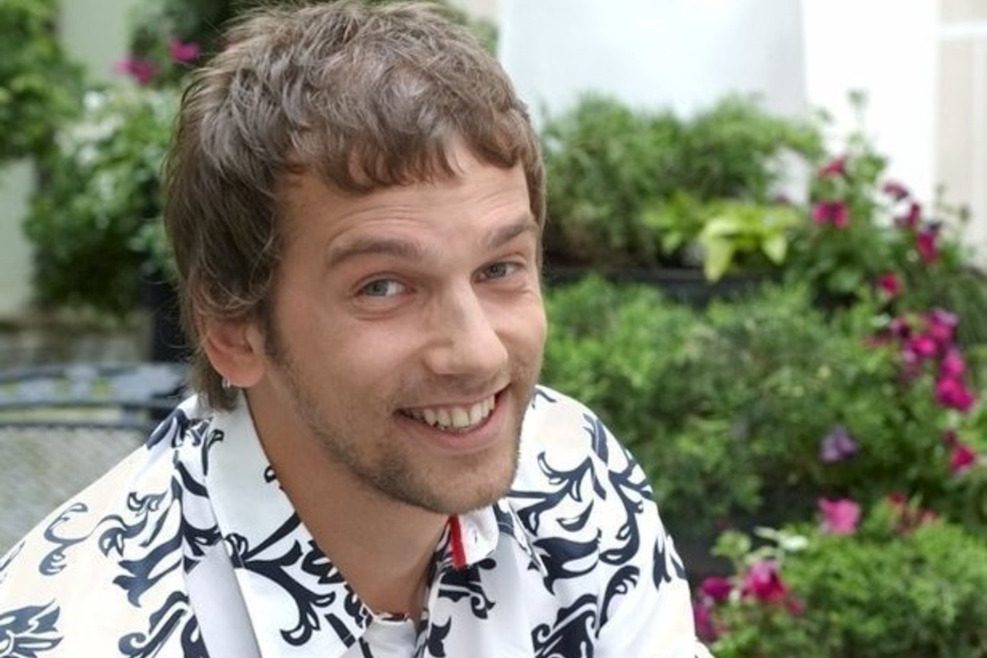 „Po kiekvienu straipsniu naujienų portaluose yra tūkstančiai komentarų, iš kurių gal tik 100 yra teigiamų, o visa kita yra pasityčiojimai iš žmogaus, jo gyvenimo būdo, šeimos. Niekas neapsaugotas nuo to,“ - sako Ž.Stakėnas.