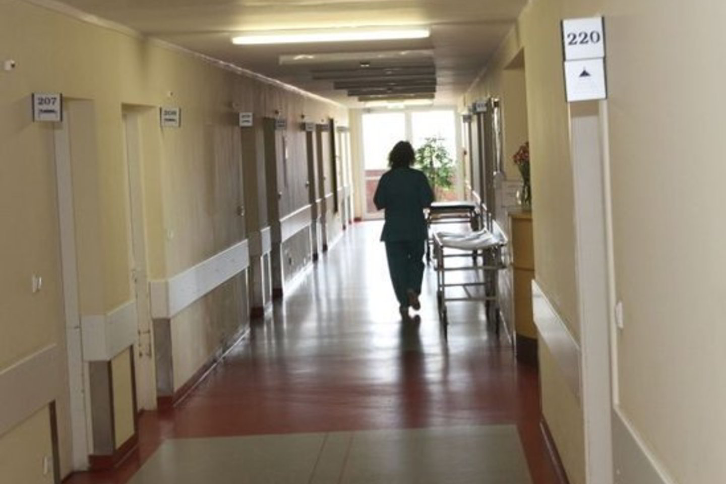 Mirusio kūdikio tėvai nori sužinoti, kas kaltas dėl jų šeimos tragedijos.
