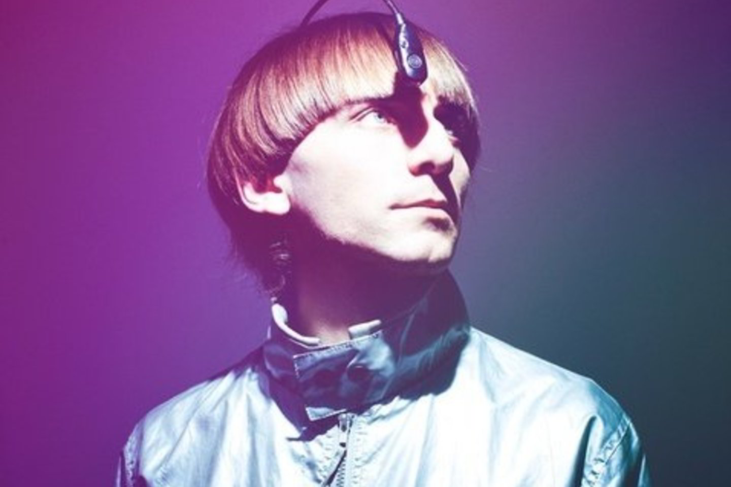 Pirmasis žmonijos kiborgas, žmogus-kompiuteris, Katalonijoje gyvenantis britų kilmės dailininkas ir kompozitorius Neilas Harbissonas.