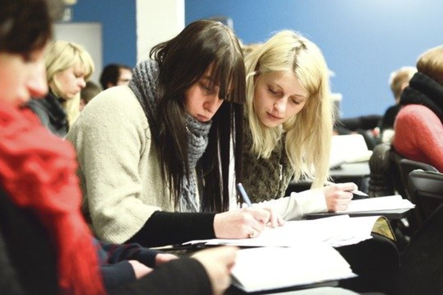 Anot darbdavių, vien teorinių žinių turintiems studentams reikia skirti daug laiko, tačiau tai gali atsipirkti.
