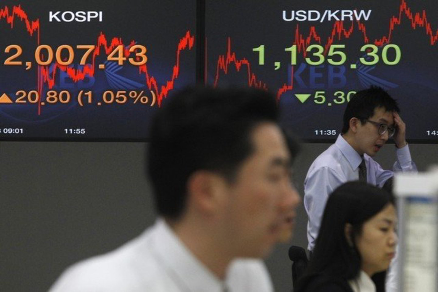 Didžiausios pasaulio reitingų agentūros „Standard & Poor's“, „Moody's“ ir „Fitch“ Europoje prieš kelis mėnesius sukėlė didelį nepasitenkinimą, kai sumažino kelių valstybių skolinimosi reitingus.