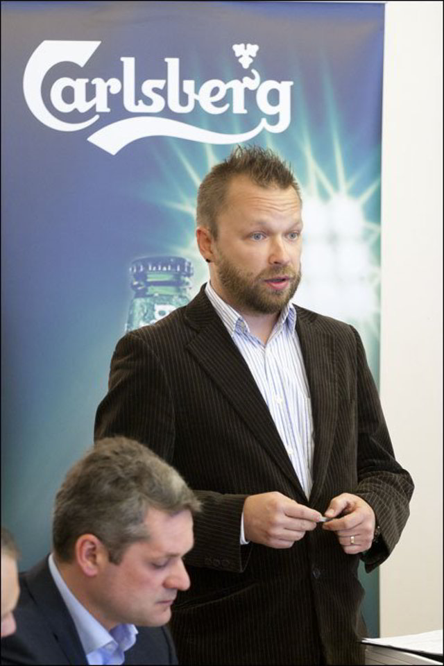 M.Starkus su futbolo mėgėjais rengia akciją.