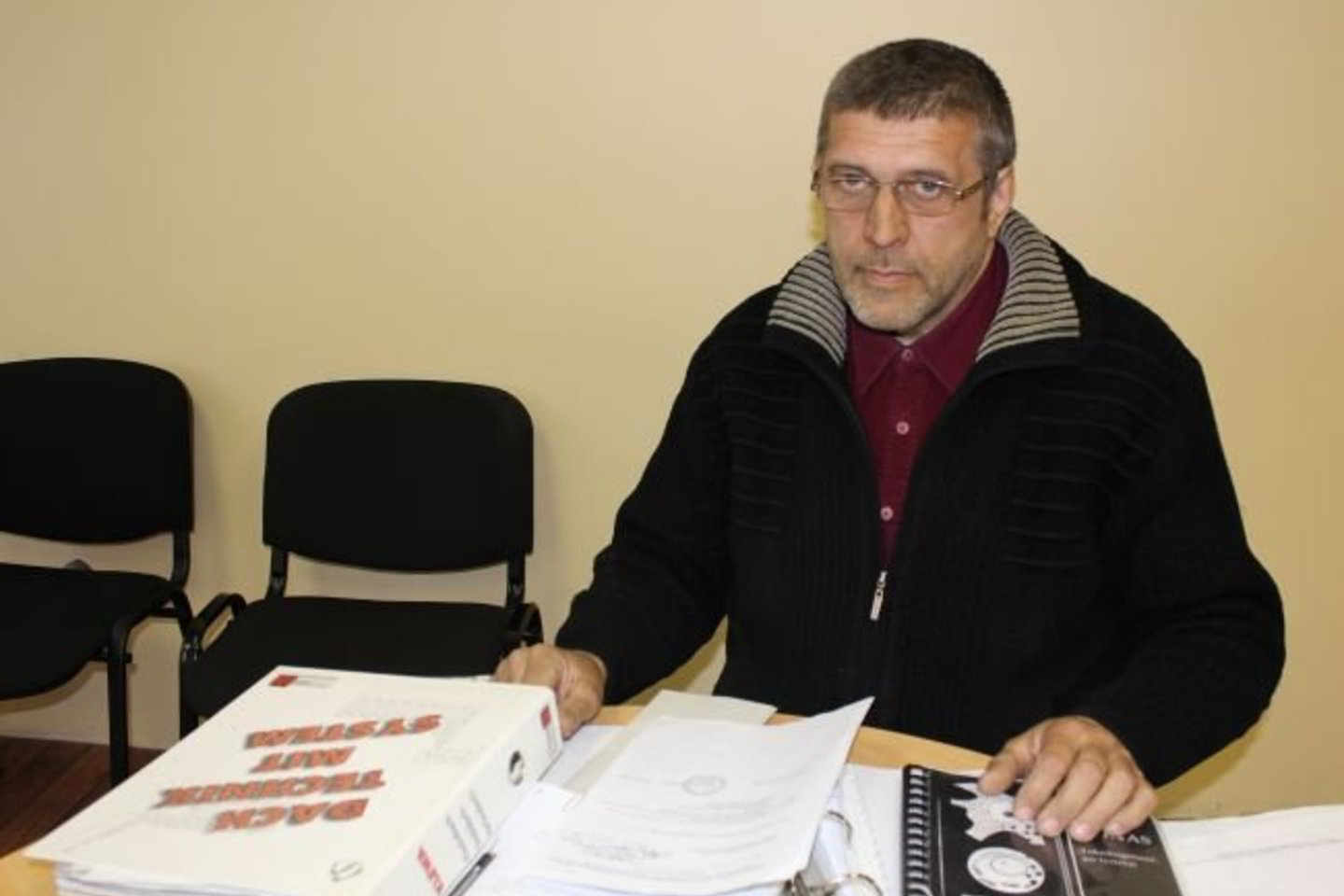 Medikų išvados, susirašinėjimai su Jonavos autobusų parko ir PSPC administracija „sugulė“ į didžiulę dokumentų šūsnį. A. Deksnys tikina, kad teisybės neras valdininkų koridoriuose, jos ieškos net teisme.