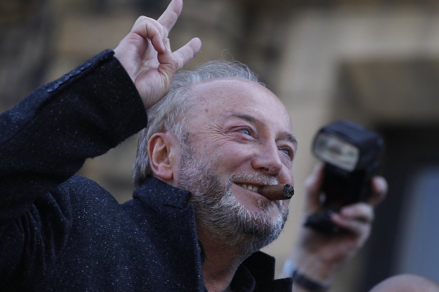 G. Galloway pakartotinas iškilimas, surinkus dvigubai daugiau balsų negu musulmonas leiboristų kandidatas, apie kurį škotas blaivininkas paniekinamai atsiliepė kaip apie „niekada neišeinantį iš baro“, sukėlė didelį nerimą Leiboristų partijoje.
