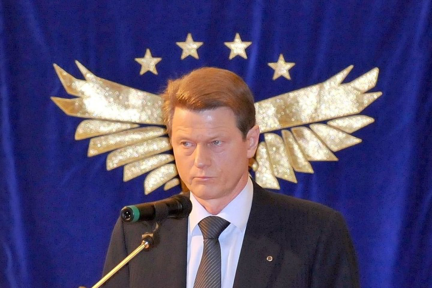 Nutarus, kad pašalintasis prezidentas R. Paksas galės dalyvauti rudenį vyksiančiuose Seimo rinkimuose, jo populiarumas ėmė augti.