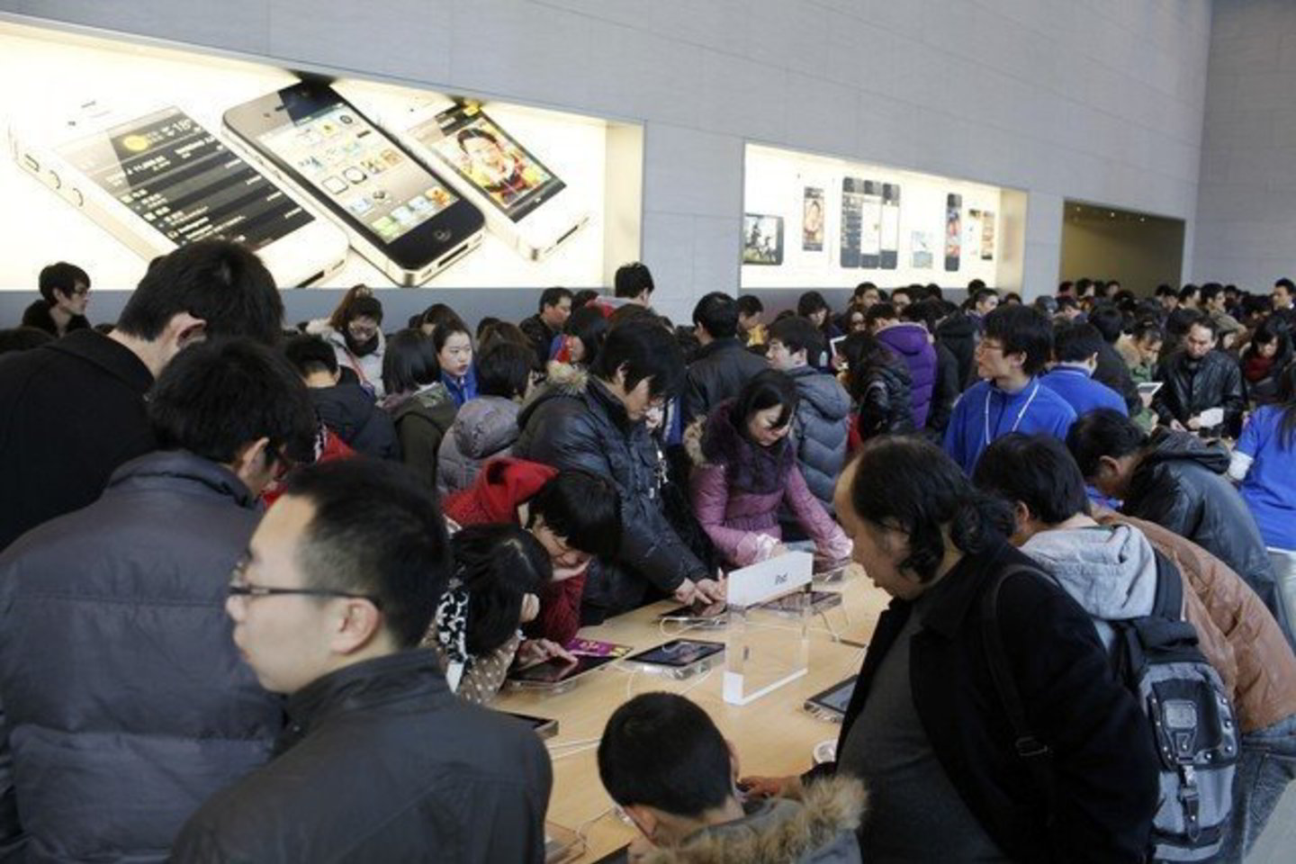 Užėjęs į „Apple“ parduotuvę atsiduri tarsi kitoje erdvėje.