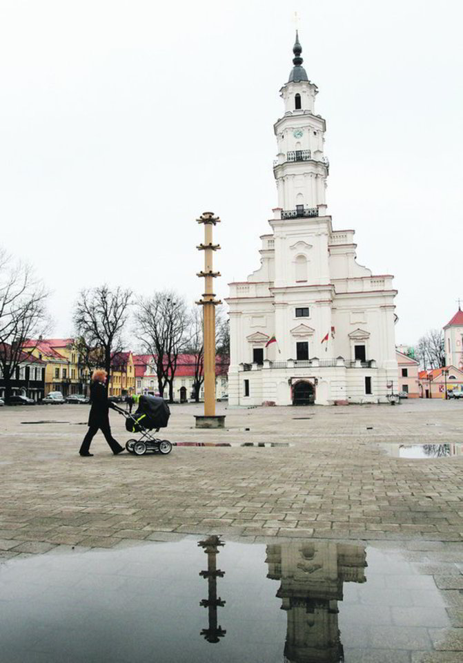Styrantis stulpas trečią mėnesį nepritaikomas menininkų vizijoms įgyvendinti.