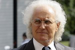 „Benetton“ vadovas perleidžia savo vietą sūnui