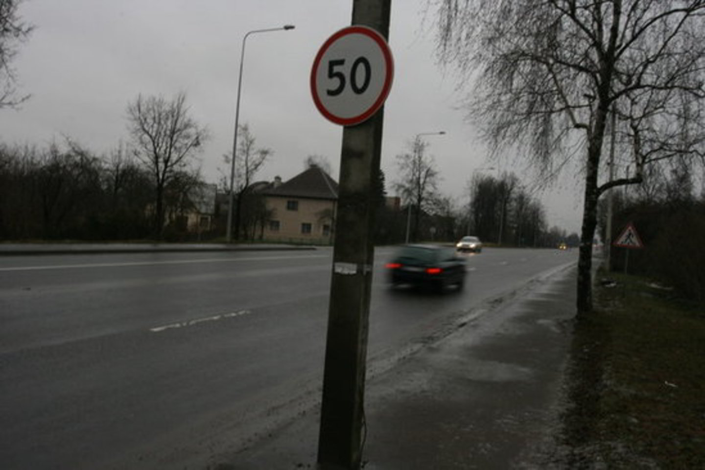 Nuo kito pirmadienio, balandžio 30 d., Tunelio gatvėje maksimalus leistinas važiavimo greitis bus sumažintas iki 50 km/val. Šiuo metu dalyje šios gatvės eismo dalyviai gali važiuoti 60 km/val. greičiu.
