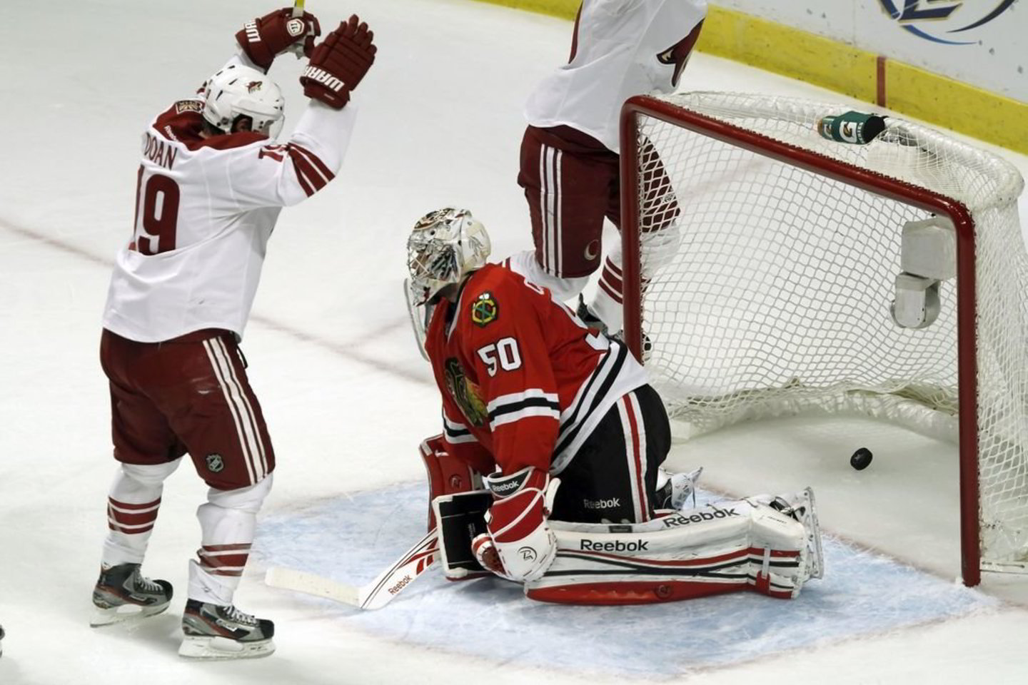 "Phoenix Coyotes" (balta apranga) šventė pergalę