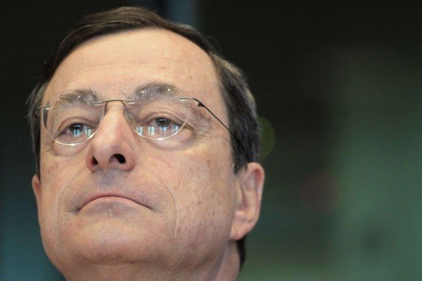 M. Draghi paragino nacionalines vyriausybes ir toliau mažinti išlaidas bei didinti mokesčius.