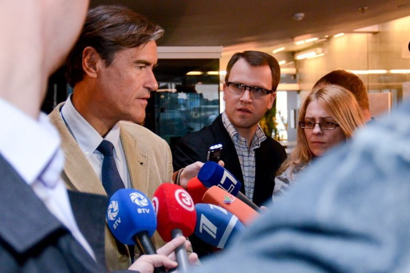 Delegacijai vadovauja ispanas Juanas Fernando Lopezas Aguilaras, anksčiau ėjęs ir Ispanijos teisingumo ministro pareigas.