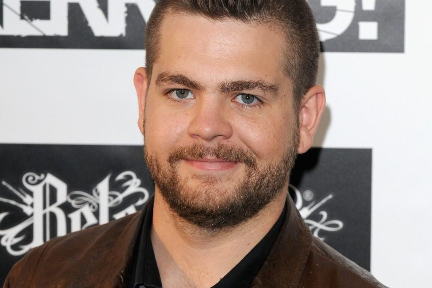 Jackas Jackas Osbourne'as su sužadėtine Lisa Stelly susilaukė pirmagimės mergaitės, kurią ketina pavadinti Pearl.
