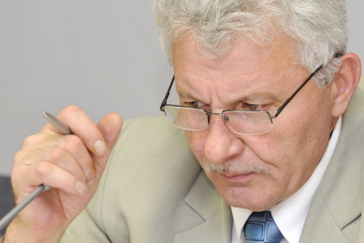 „Turime įvertinti, ar nepažeistas Seimo statutas, įstatymai, Konstitucija“, - teigė Seimo Etikos ir procedūrų komisijos pirmininkas A. Salamakinas.