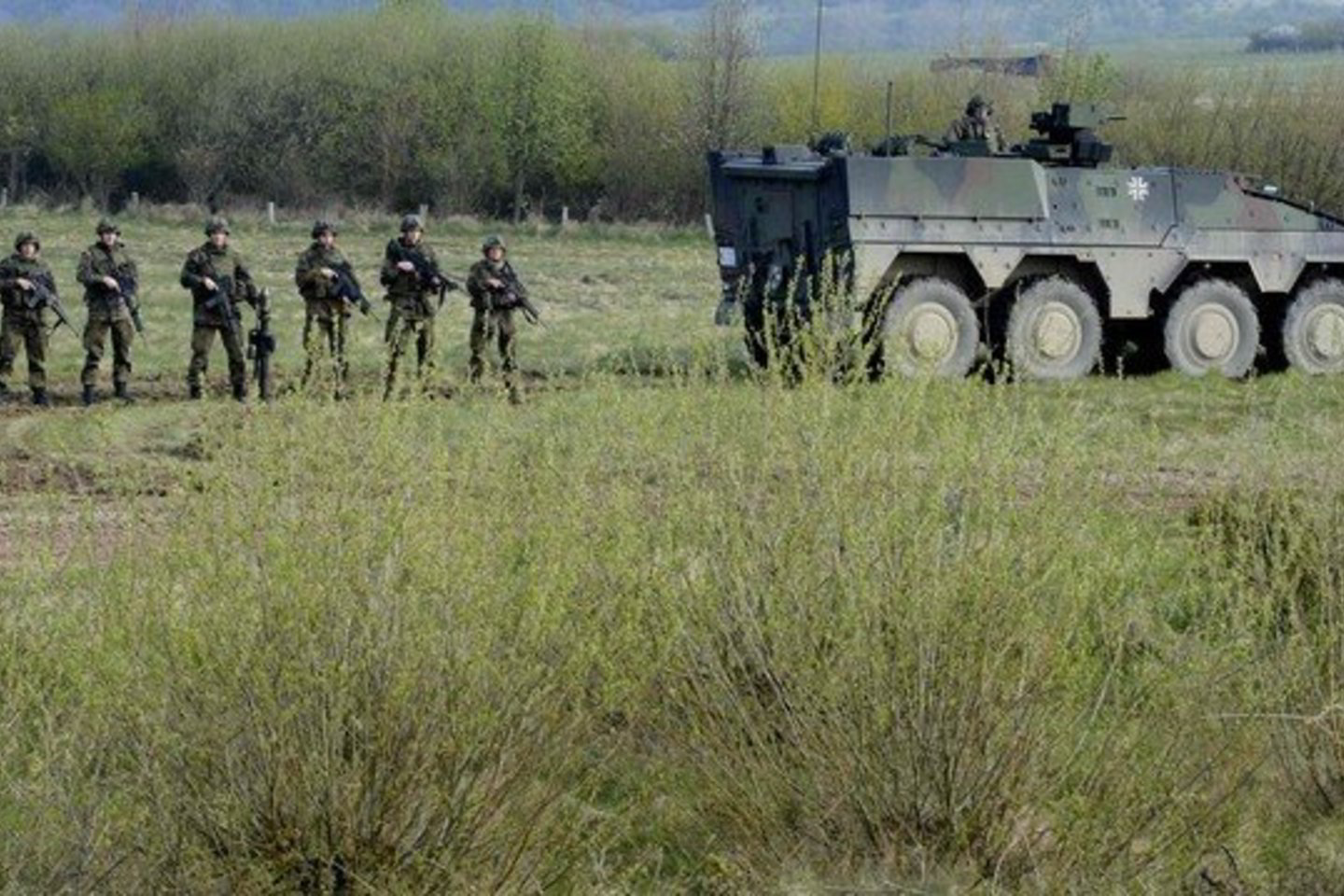 Sukilėliai nukovė 10 karių.