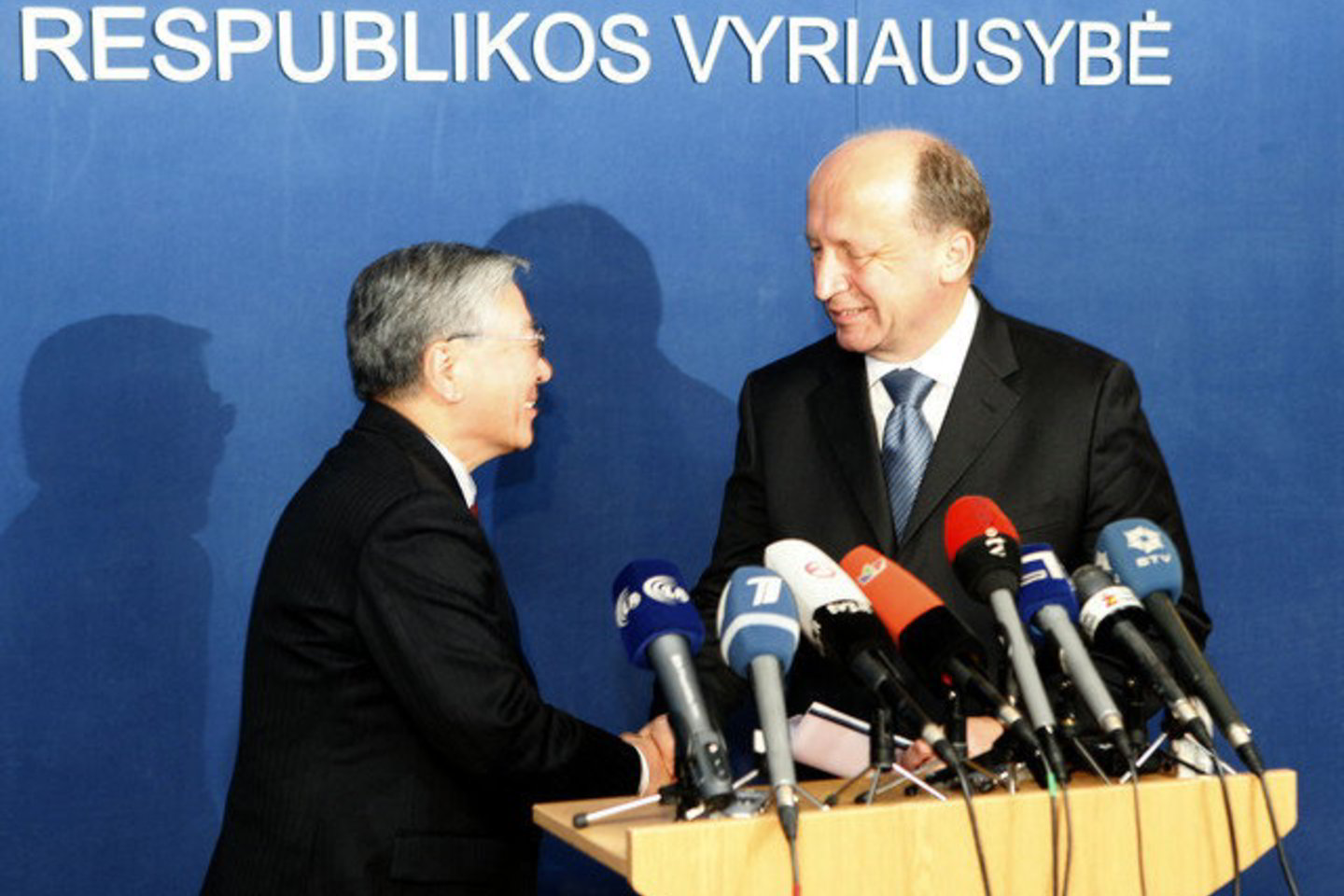 Premjeras A. Kubilius pernai birželį susitiko su tarptautinės atominės energetikos kompanijos „Hitachi“ prezidentu H. Nakanishi. „Hitachi“ yra vienas iš galimų Visagino atominės elektrinės strateginių investuotojų.