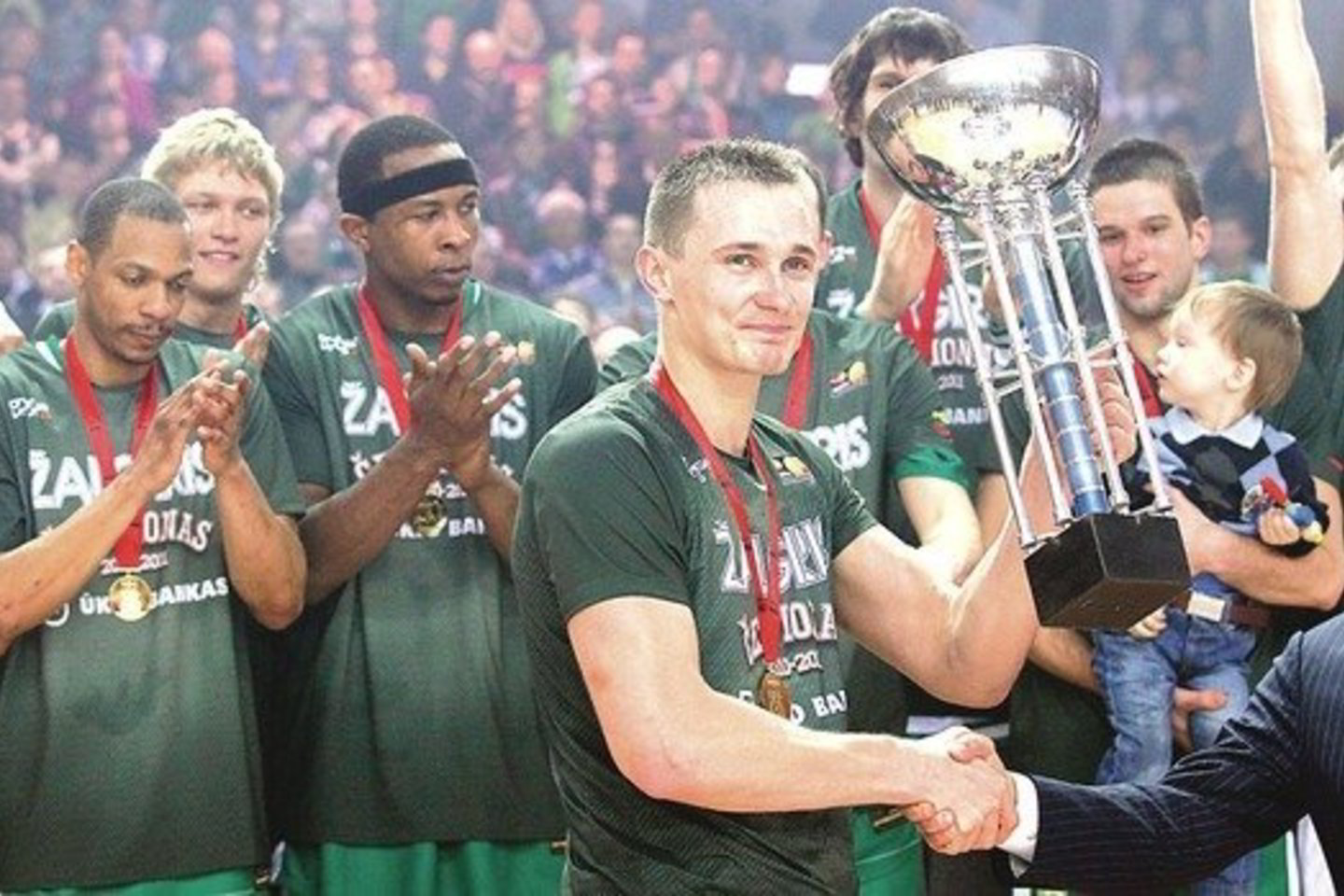 Pernai BBL čempionų taure džiaugėsi P.Jankūnas ir „Žalgirio” komanda.
