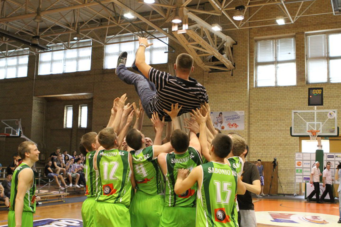 Finale A.Sabonio KC krepšininkai 84:71 nugalėjo Vilniaus Šarūno Marčiulionio krepšinio akademijos „Schuco” krepšininkus.
