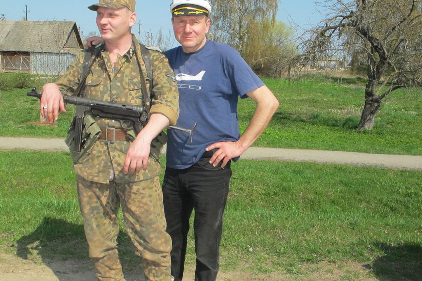 E. Malinauskas (dešinėje) apgailestauja, kad vokiečių kareiviu šventėje persirengęs Vladislavas D. naktį nukentėjo nuo vietinių chuliganų.