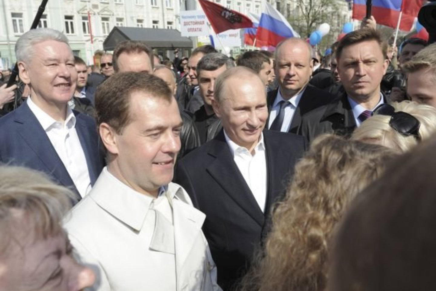 D. Medvedevas ir V. Putinas surengė šventinį pasirodymą.