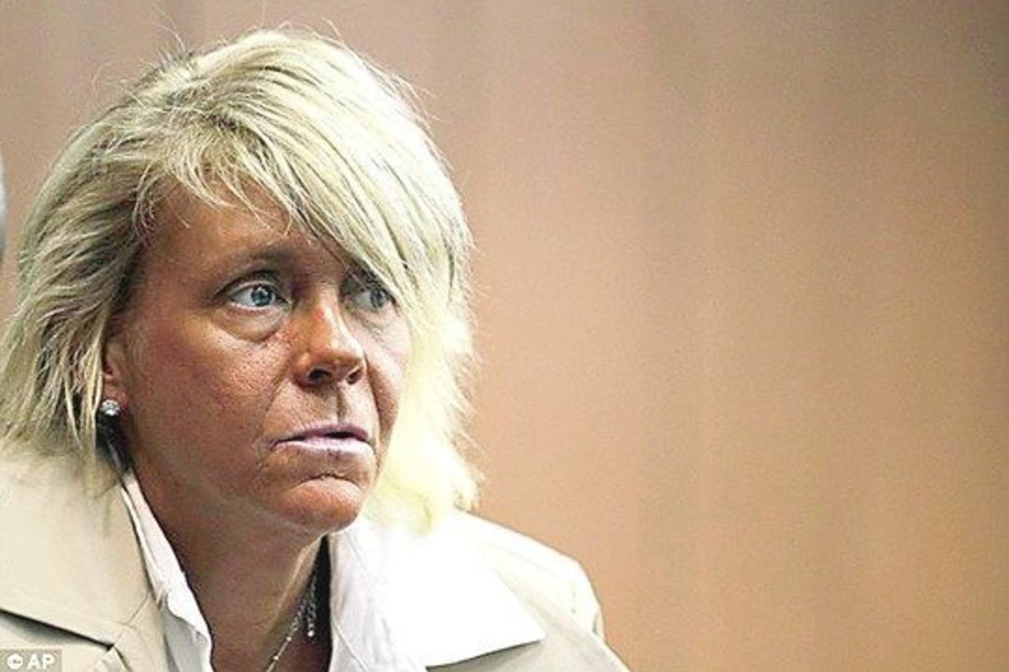 P. Krentcil aiškina, kad jos 5-metė duktė tik palaukė, kol ji pasidegins soliariume.