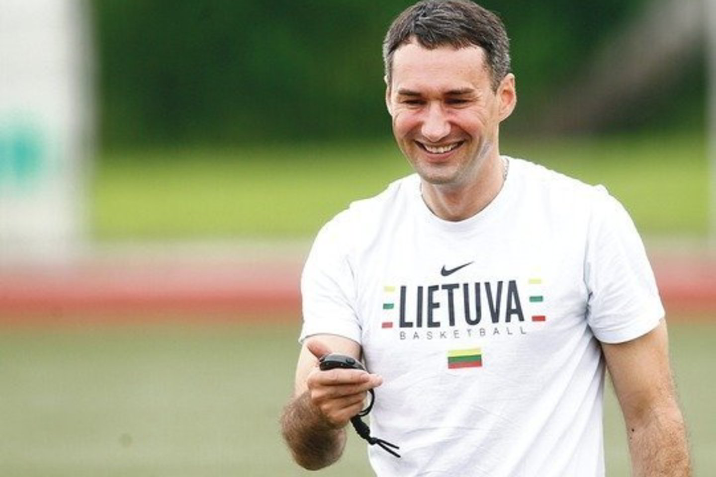 Lietuvos krepšinio rinktinės fizinio rengimo treneris E. Kandratavičius dėlioja komandos pratybų planą.
