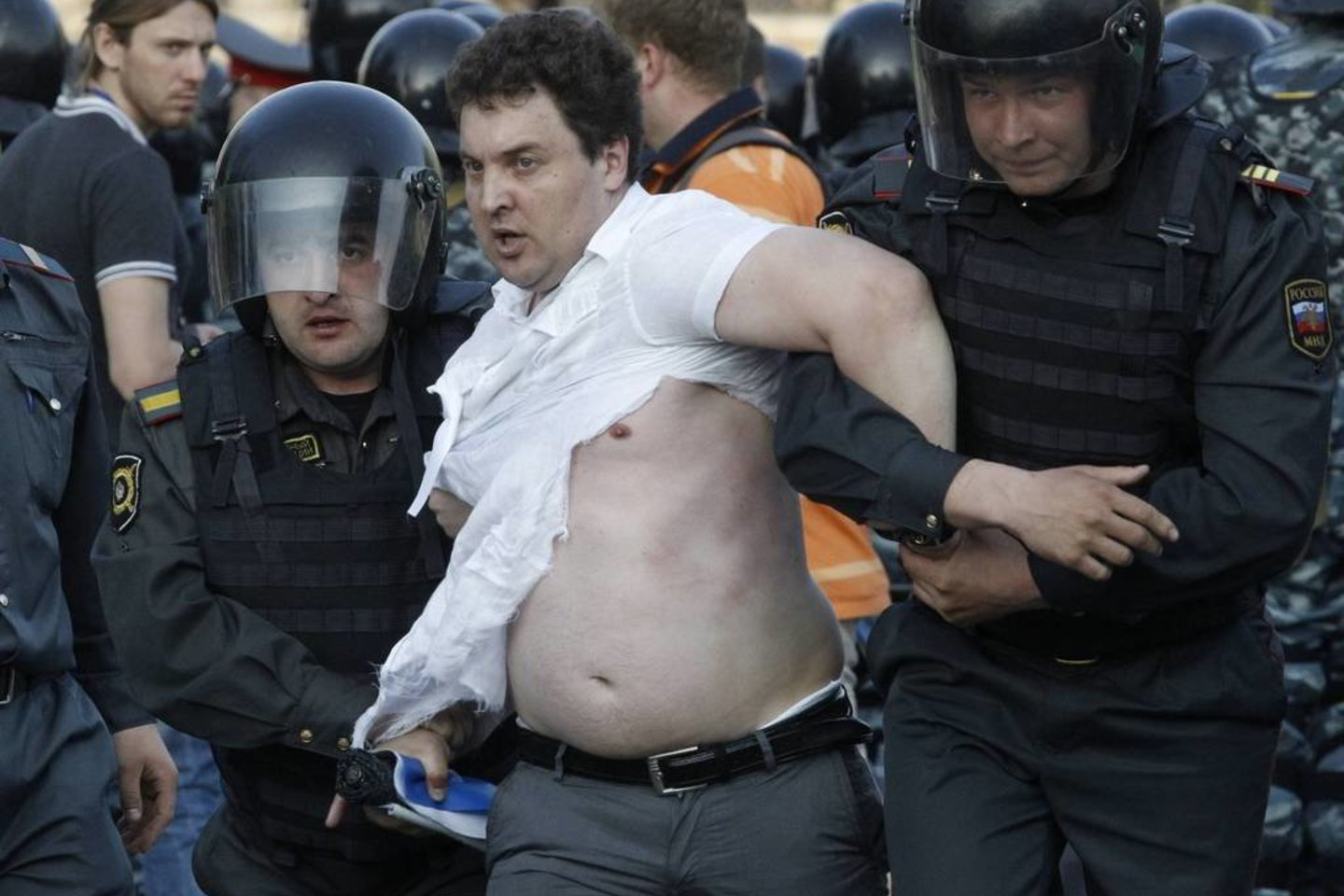 Specialiosios paskirties būriai malšino riaušes po opozicijos žygio.