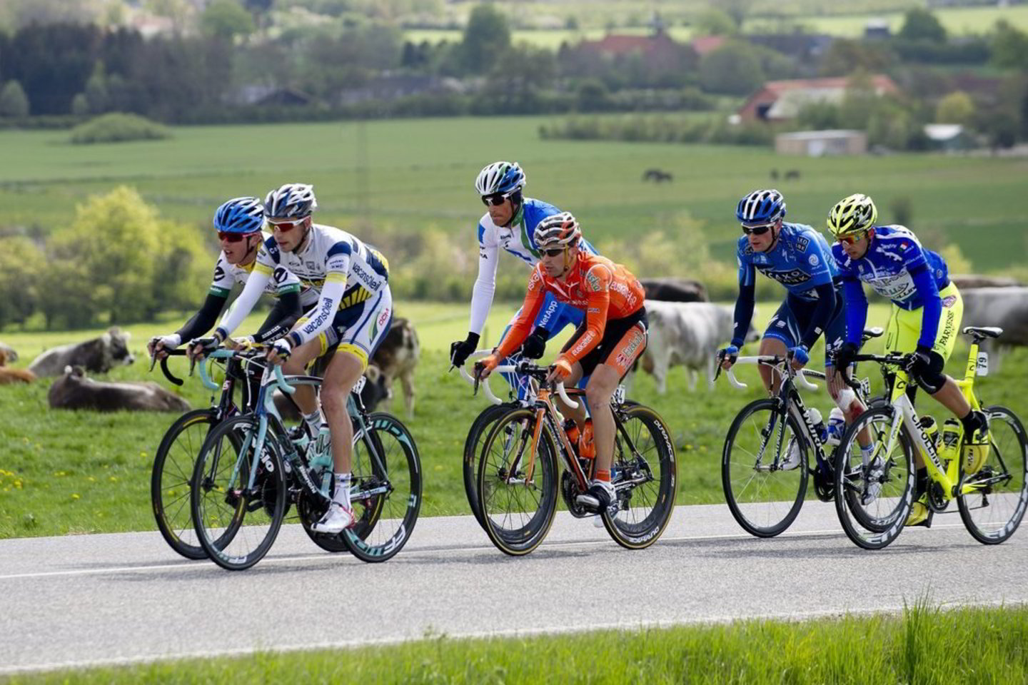 R. Navardauskas apie 135 km važiavo lyderių grupelėje, kurią sudarė šeši dviratininkai.