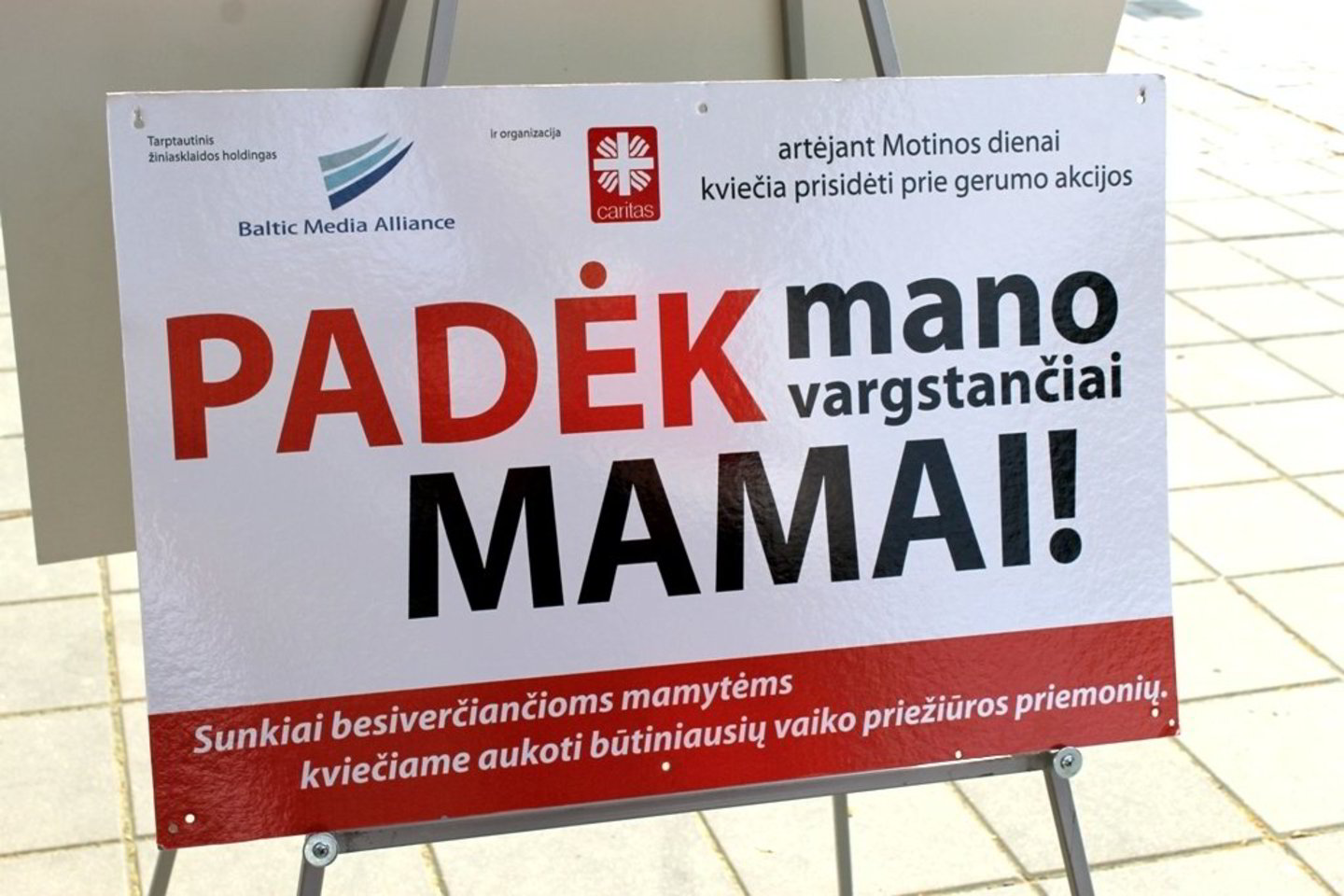 Lietuvos „Caritas“ vaikų dienos centro „Vaikų stotelė“ vaikai pagamino saldainių su linkėjimais Motinos dienos proga.